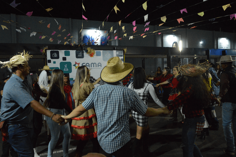 Festa Junina FAMA foi linda demais, teve quadrilha, comidas típicas, música boa e muito mais